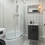 Apartly - &b Lägenhet