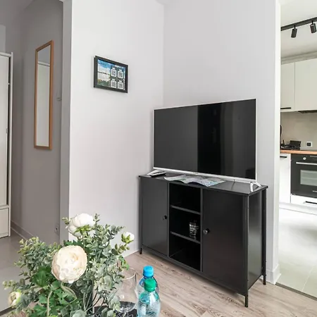 Apartly - &b Lägenhet