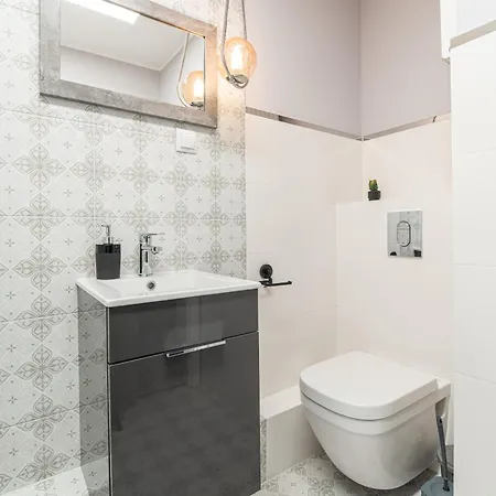 アパート Apartly - &b