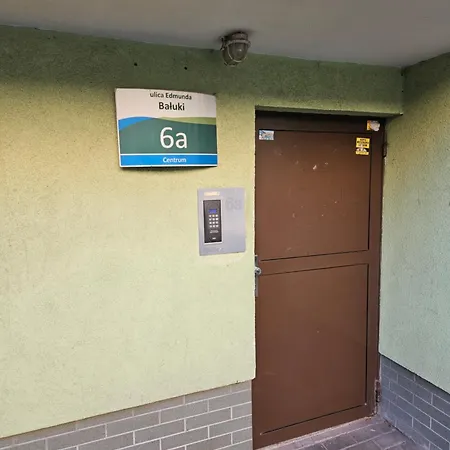 Apartly - &b *